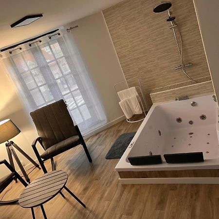 阿棉 Magnifique Loft 35M2 Jacuzzi Rvb Night 1酒店 外观 照片