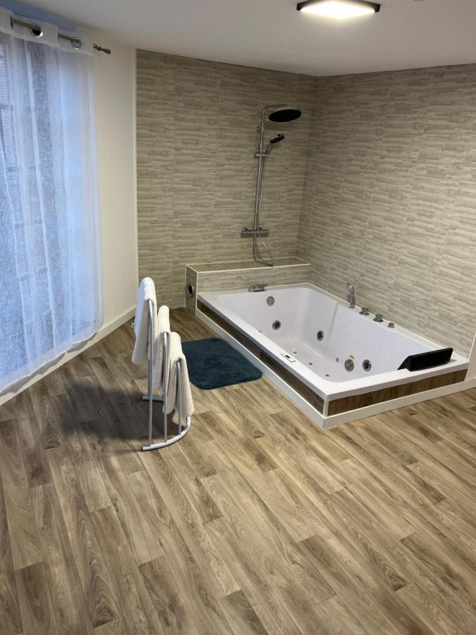 阿棉 Magnifique Loft 35M2 Jacuzzi Rvb Night 1酒店 外观 照片